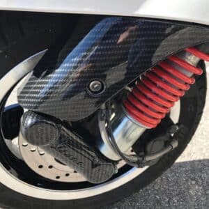Vespa GTS Wartungsklappen Set im Carbon Design